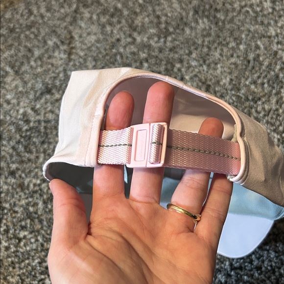 Lululemon Athletica Baby Pink Running Hat - Picture 5 of 5